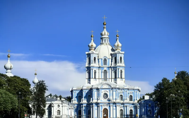 По Литейной части Петербурга до Смольного монастыря: путь к образованию женщин в России