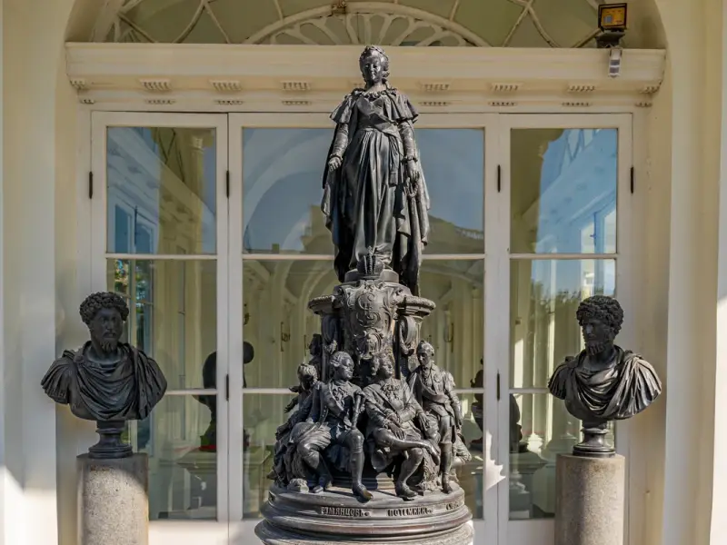 В Пушкин из Петербурга: Екатерининский дворец, Царскосельский парк и Феодоровский собор