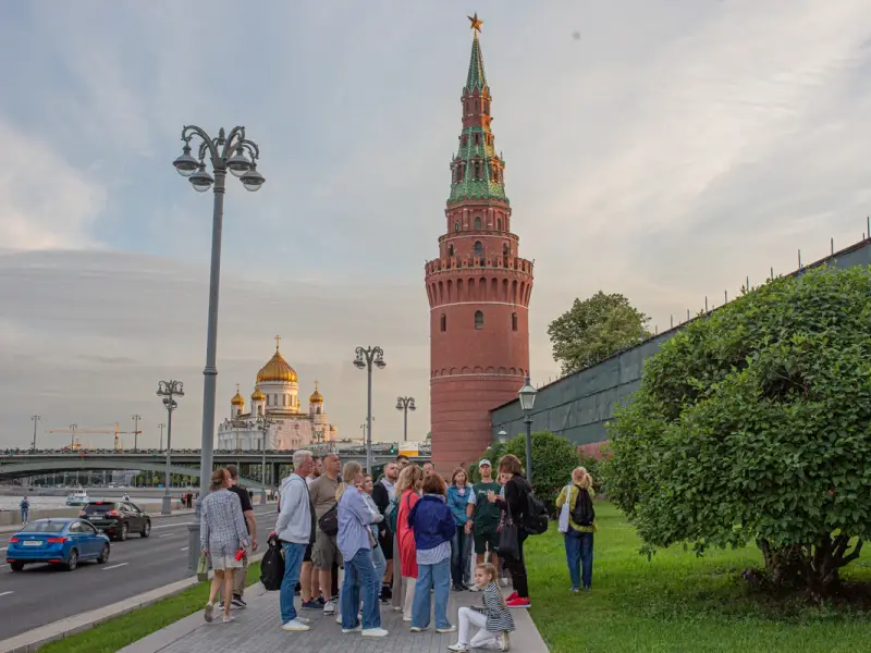 Таинственная прогулка по вечерней Москве — с гаданиями и чаем