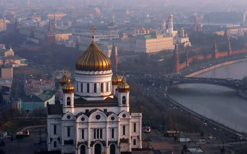 Храм Христа Спасителя и панорамы Москвы